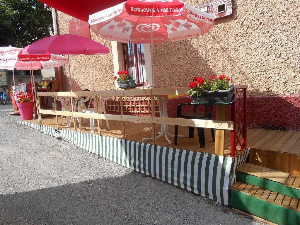 Les 3 Marmottes Hotel Lus-la-Croix-Haute Luaran gambar